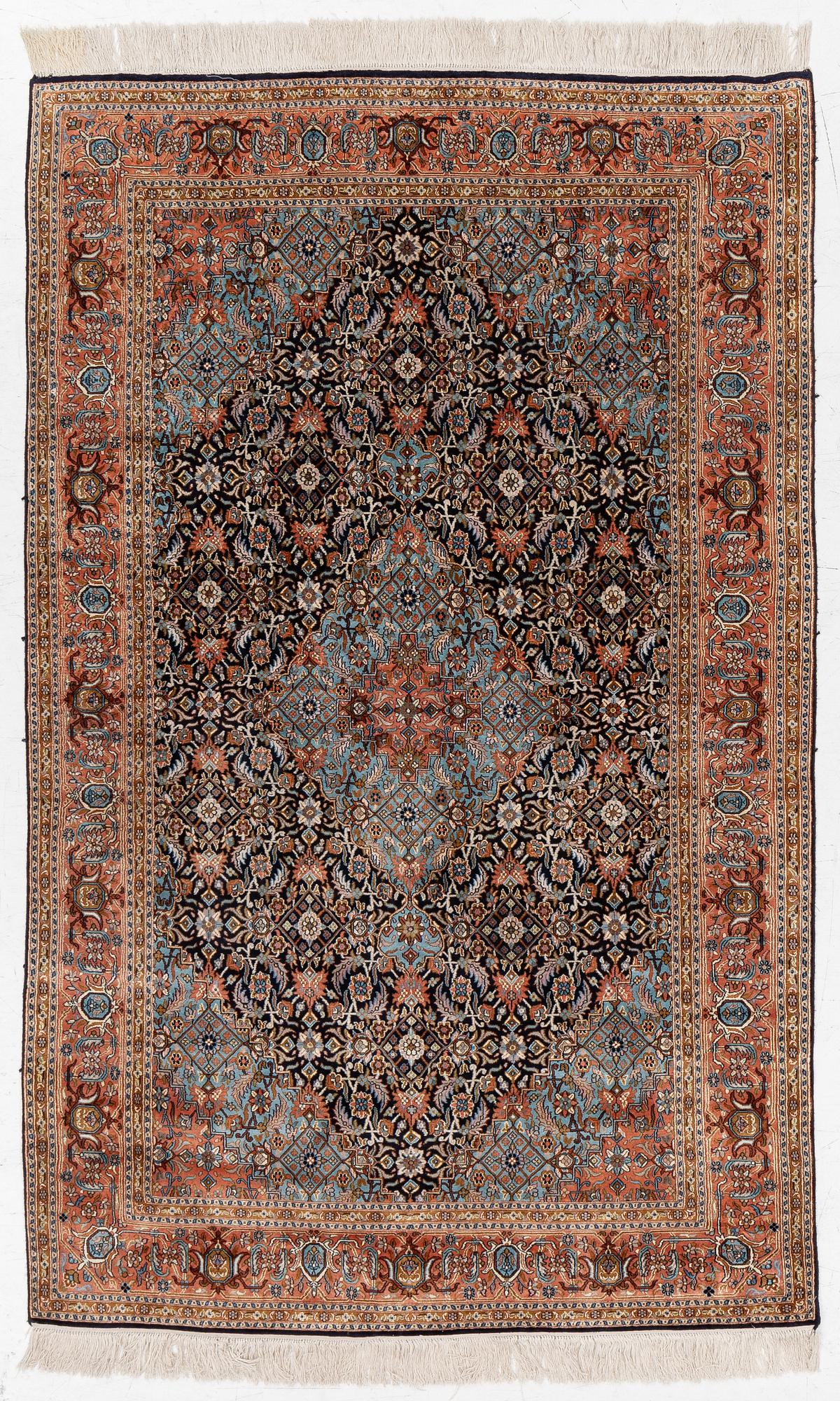 Matta, orientalisk silke, ca 198 x 123 cm.