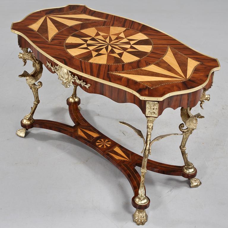 SALONGSBORD, Louis XV-stil, 1900/2000-tal.