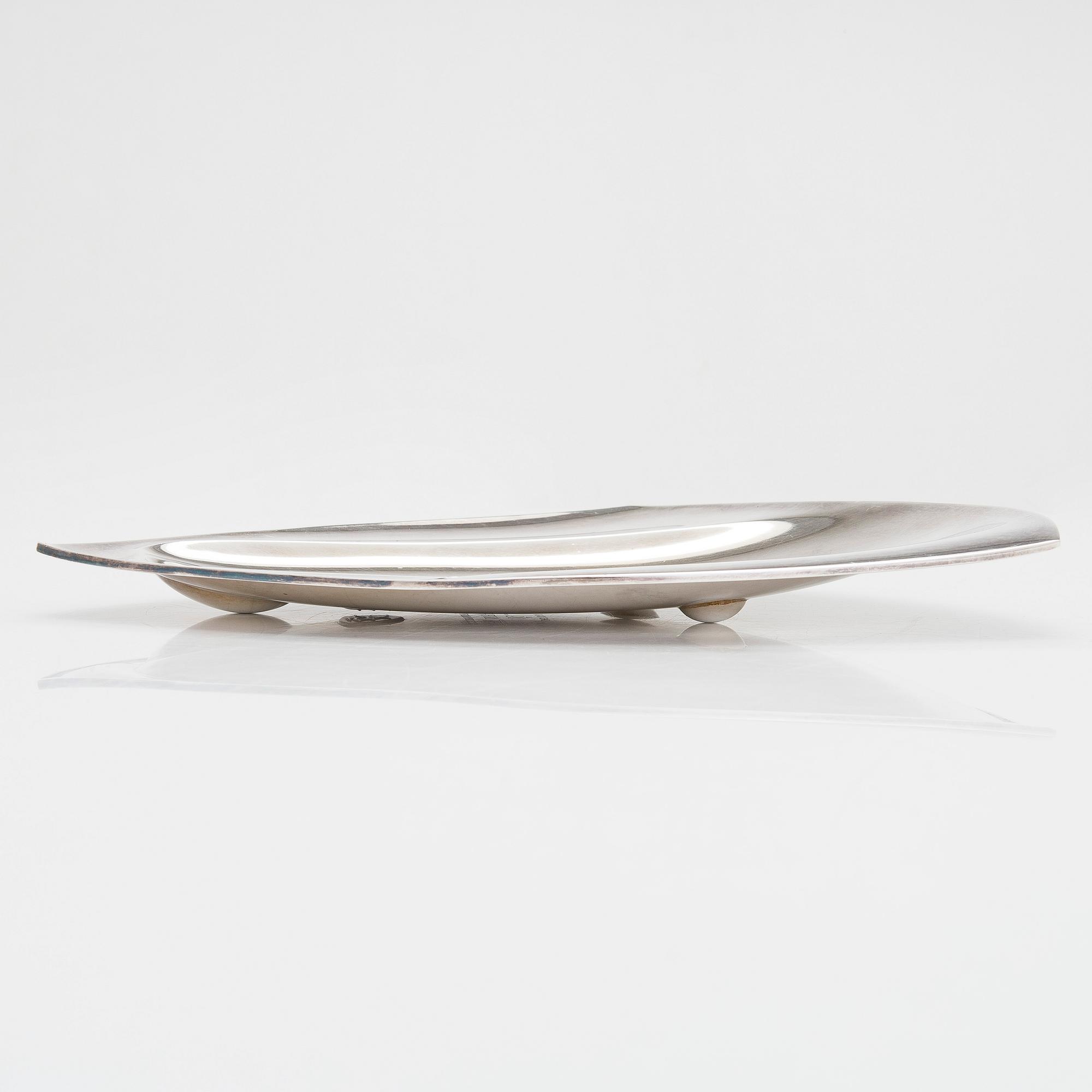 Tapio Wirkkala, silver dish model TW 100, Kultakeskus, Hämeenlinna 1967.