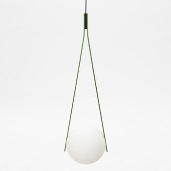 Odin Visser, a "Nomnom 20" ceiling light for MOOOI.