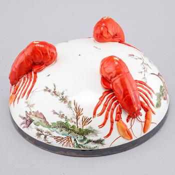 Crayfish bowl and serving tools, England, beginning of 20th century.