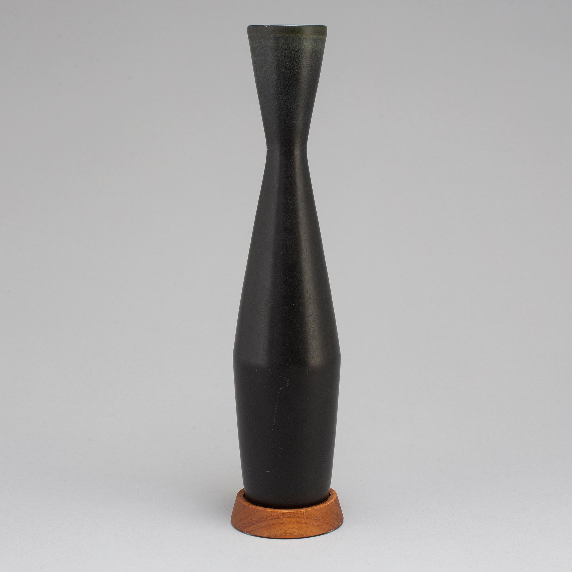 CARL-HARRY STÅLHANE, a unique stoneware vase, Rörstrand 1960.
