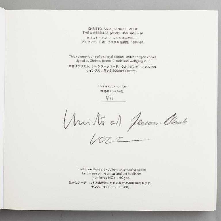CHRISTO & JEANNE-CLAUDE, 2 volume book project with fabric application. Published in 1998.