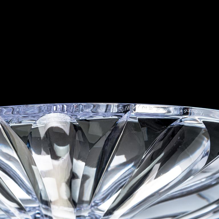 Aimo Okkolin, a cut crystal bowl, signed Aimo Okkolin Riihimäen Lasi oy.