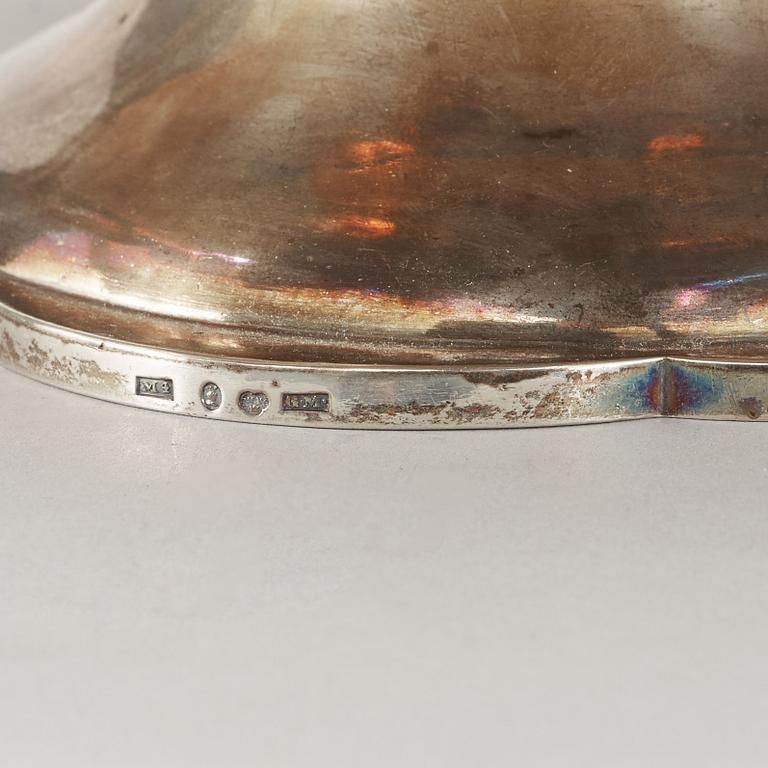 SKÅL PÅ FOT, silver, eng stämplar, Robert Henell III, London 1841 samt sve stämplar, Gustaf Möllenborg, Stockholm, 1842.