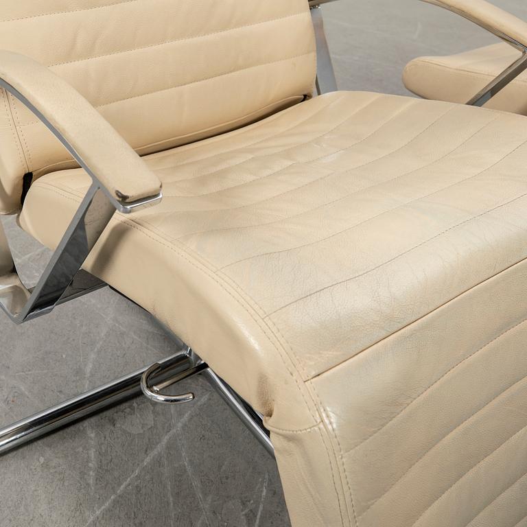 Loungestolar, ett par, 1900-talets slut.