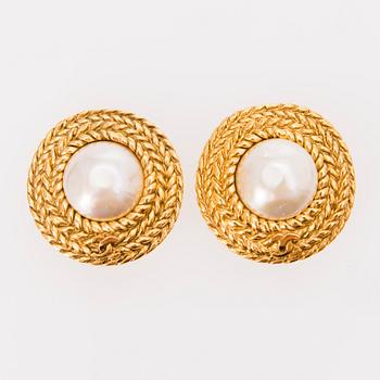 CHANEL, ÖRHÄNGEN och MANSCHETTKNAPPAR, 1970-tal.