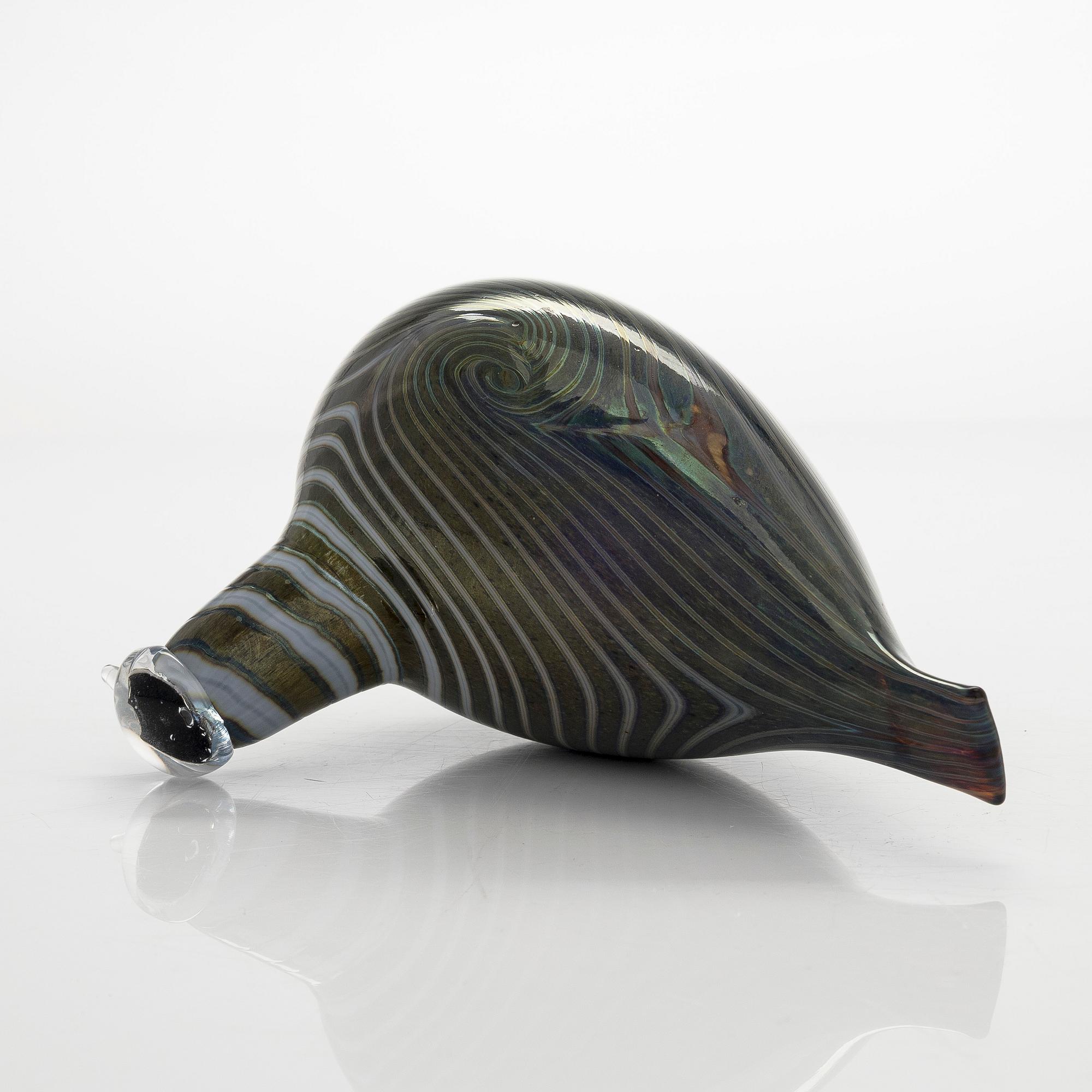 Oiva Toikka, a glass bird signed O. Toikka Nuutajärvi.