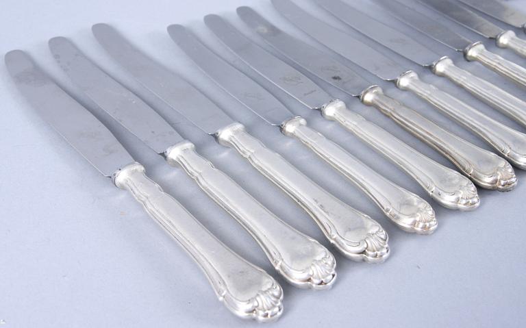 BESTICKSERVISDELAR, 18 delar, silver, bl a "Olga" samt Olgaliknande modell.