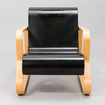 ALVAR AALTO, An armchair no 41, 'Paimio'.