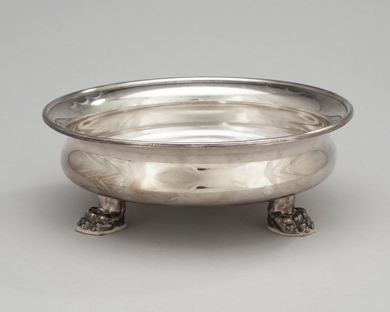 An Anna Petrus silverplated pewter bowl by Svenskt Tenn 1928.