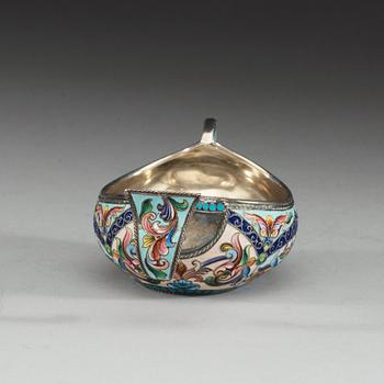 A Russian early 20th century silver and enamel kovsh, unidentified makersmark, Moscow 1899-1908.