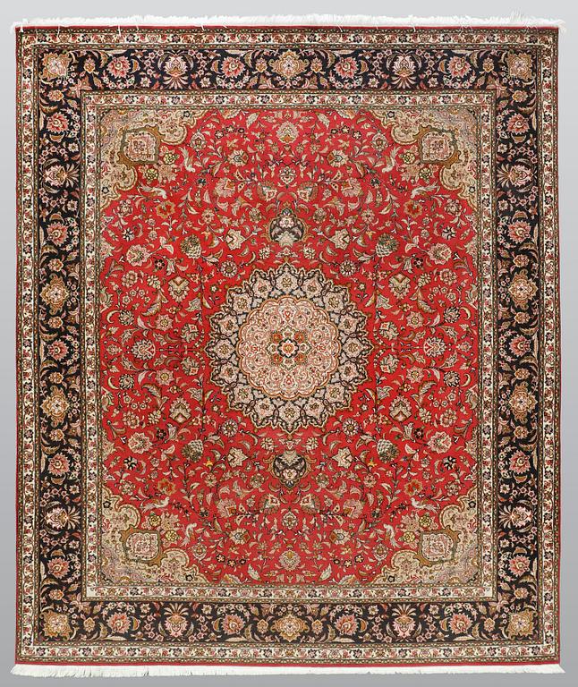 Matta, Figural Täbriz, Part Silk, sk 50 Radj, ca 307 x 248 cm.