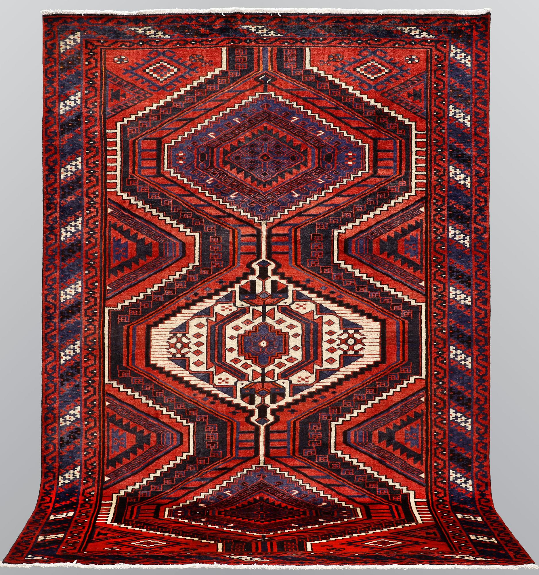 A carpet, Kashgai, ca 323 x 220 cm.