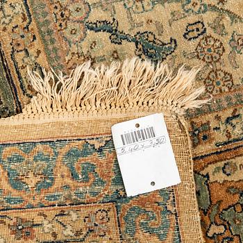 Matta, antik Västpersisk med Garrus mönster, ca 525 x 342 cm.