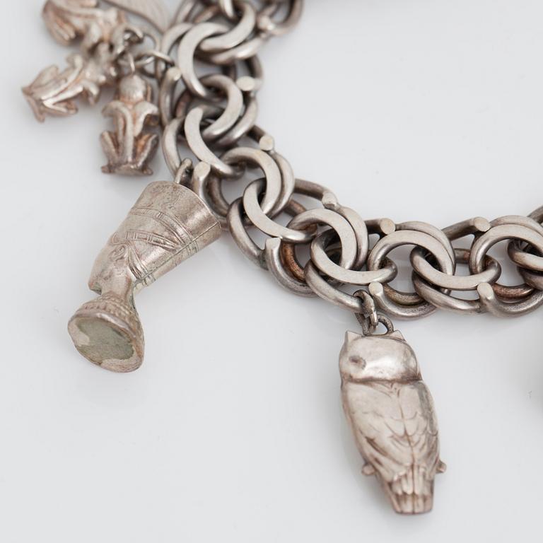 BERLOCKARMBAND, silver, 1900-talets andra hälft.