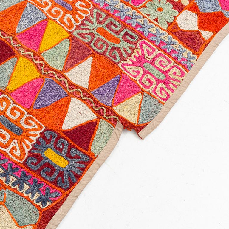 Matta/Vävnad med broderier, old, träsknomader, Irak, Ca 275 x 155 cm.