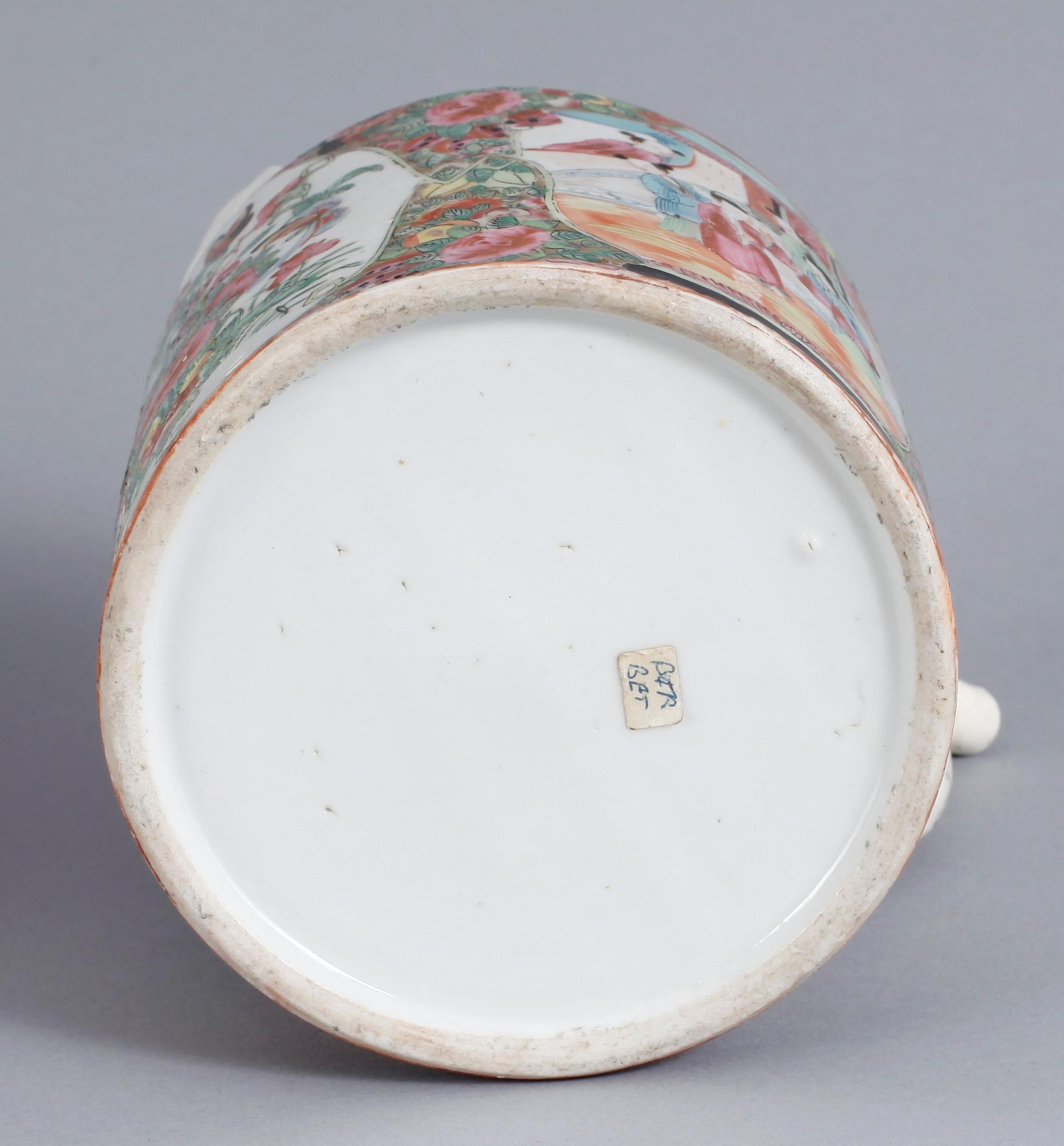 TEKANNA SAMT POTTA, porslin, Kina, Kanton 1800-tal.