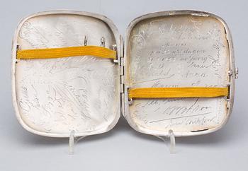 CIGARETTETUI, SILVERHALT 830. Utländska stämplar. Vikt ca 128 g.
