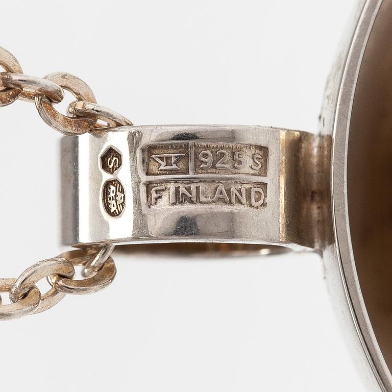 Elis Kauppi, Halsband, sterlingsilver. Kupittaan kulta, Åbo.