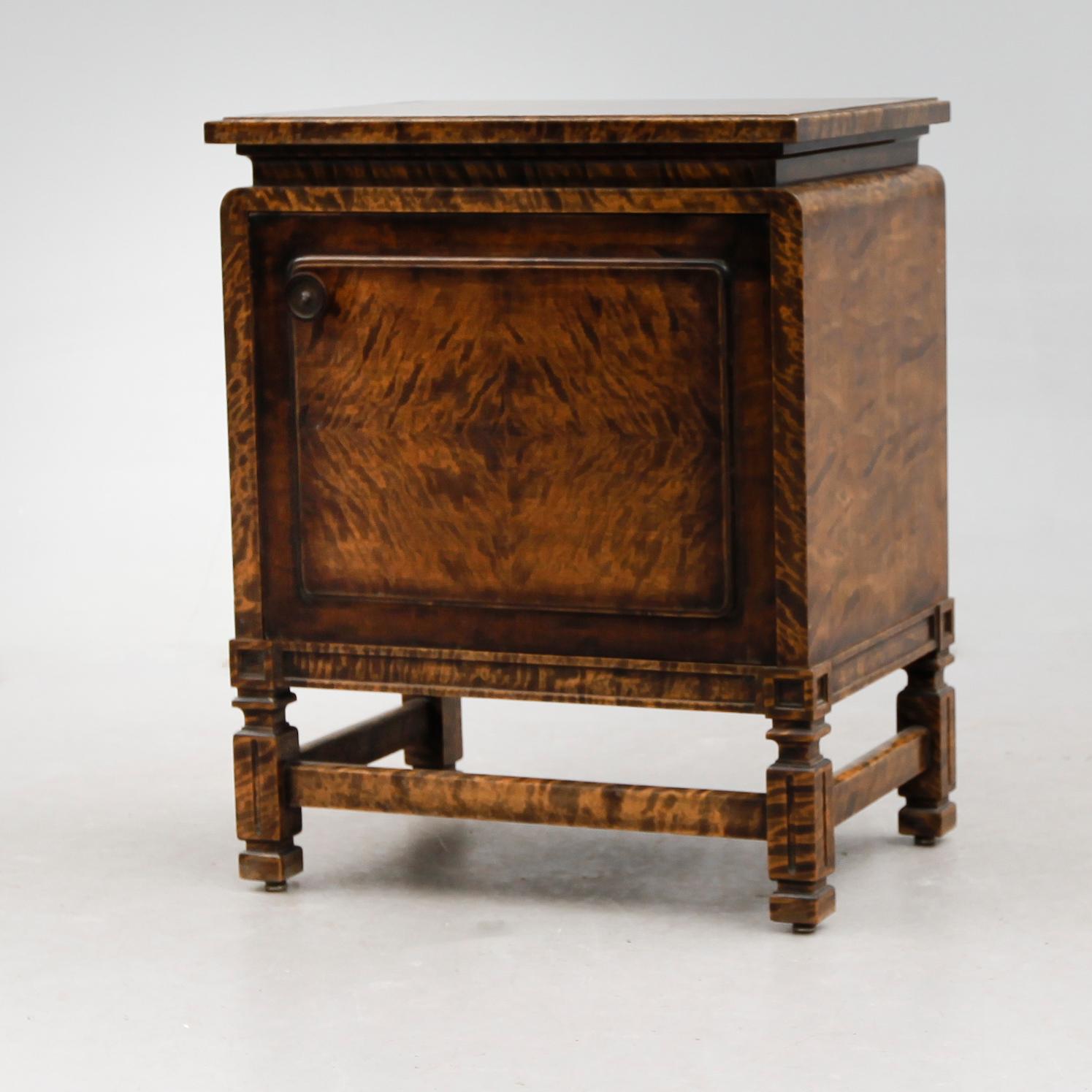 SÄNGBORD, art déco, 1900-talets första hälft.