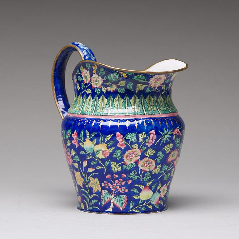 An enamelled ewer, Qing dynasty, 19th Century.