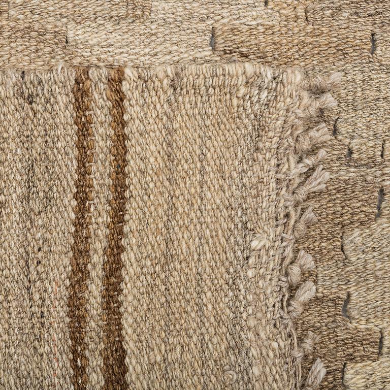 A carpet, Kilim, ca 290 x 188 cm.