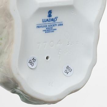 Lladró, figurines, 5 pcs, "Flowers for goddess", "Clumsy me", "Playing with doves", "Blissful youth", "Garden of Athens".