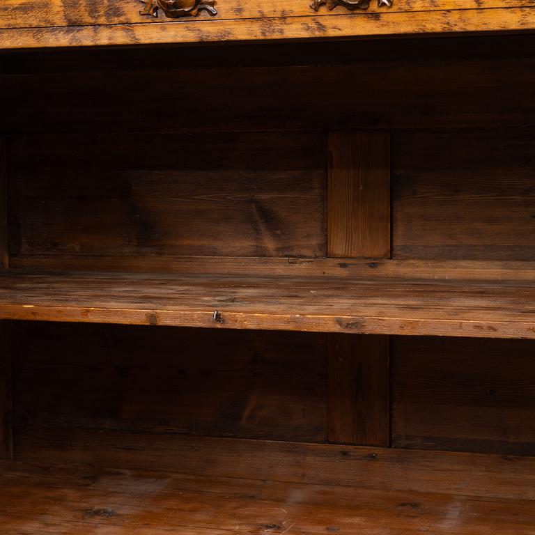 A Baroque cabinet from around the year 1700.