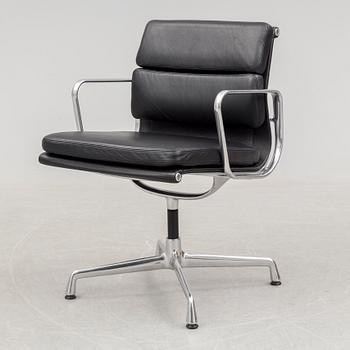 CHARLES & RAY EAMES, a 'Soft Pad Chair EA 208' from Vitra, circa 2015.