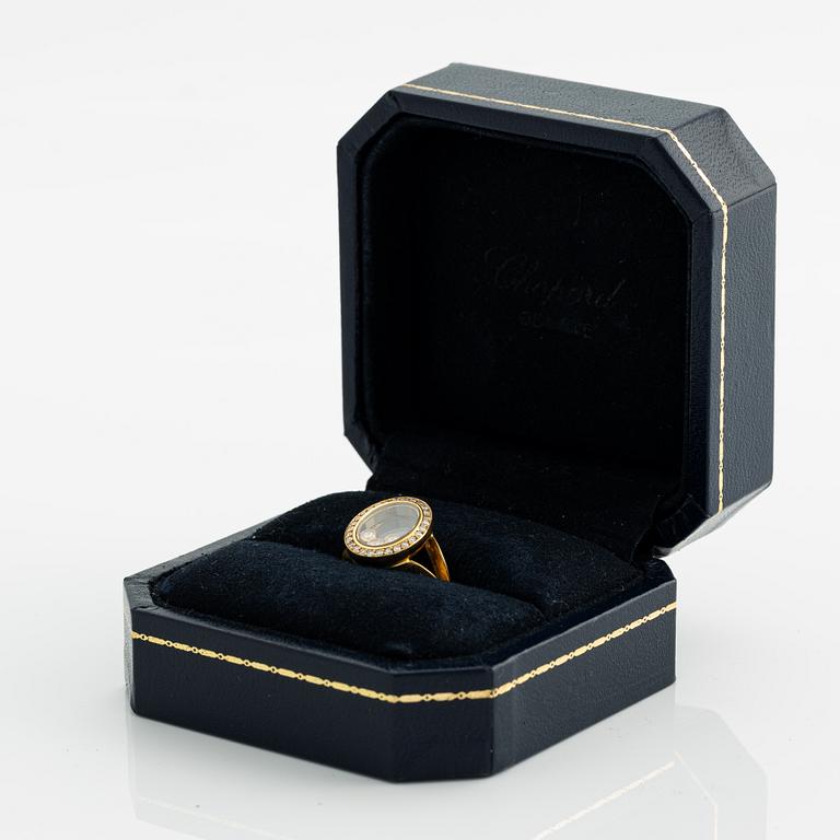 Chopard ring 18K gold with round brilliant cut diamonds.