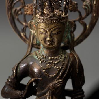 BODHISATTVA AVALOKITESHVARA, kopparlegering. Möjligen Tibet/Himalaya, 12/1300-tal.