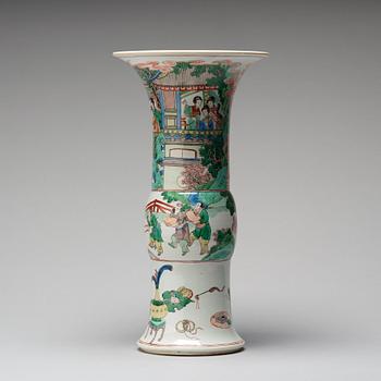 VAS, porslin. Qingdynastin, Kangxi (1662-1722).