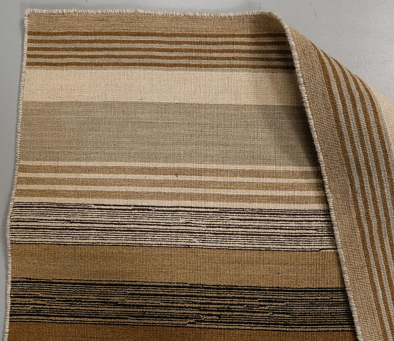 MATTA, 1900-talets andra hälft, ca 303 x 197 cm.