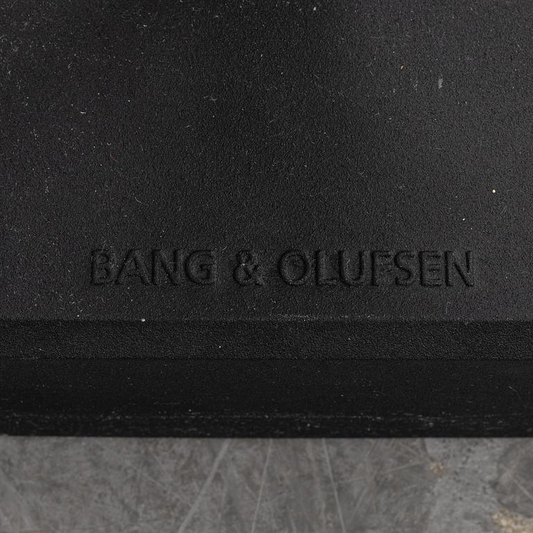 Bang & Olufsen, a 'BeoSound 9000 MK2', and a pair of floor speakers.