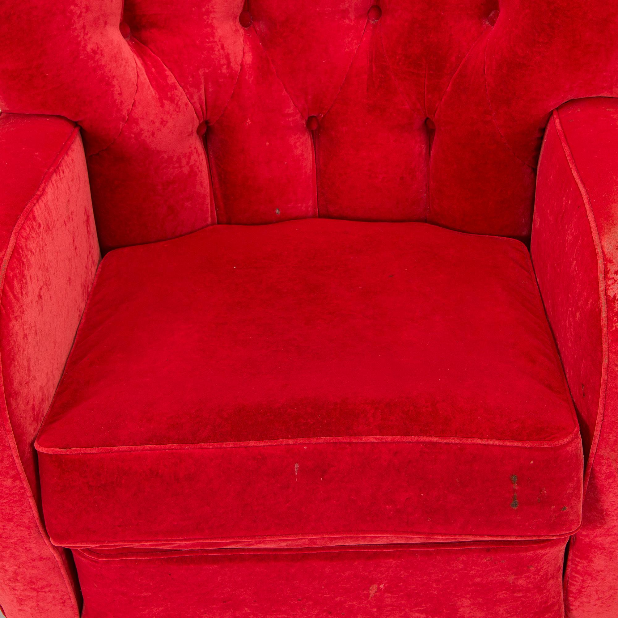 A mid-20th century armchair.