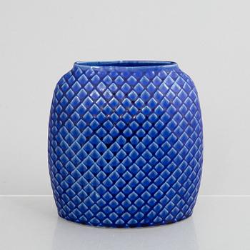 Stig Lindberg, a set of two stoneware vases, and two dish, "Reptil" and a vase "Fjäll", Gustavsberg 1953-63 and 1960-61.