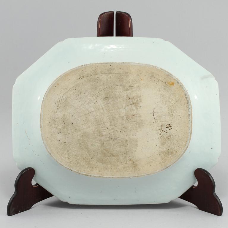 STEKFAT, porslin, Kina, 1700-tal.