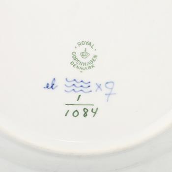 SERVISDELAR, 24 st, porslin, "Musselmalet", Royal Copenhagen, 1900-talets andra hälft.
