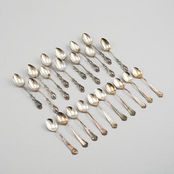 TESKEDAR, 10+12 st, silver, stämplade MEMA, Lidköping, respektive svenska importstämplar. Vikt 189 g.
