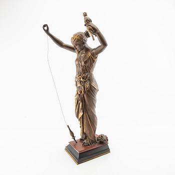 Okänd konstnär 1900-tal, skulptur Kvinna med slända.