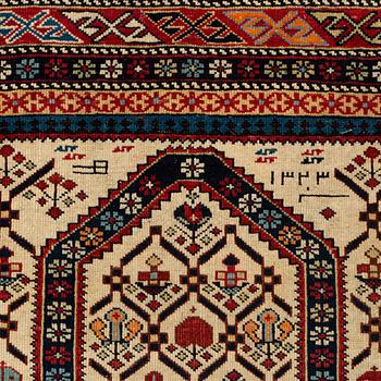 A rug, antique, Shirvan/Dagestan, Namazlyk, ca 138 x 114 cm.