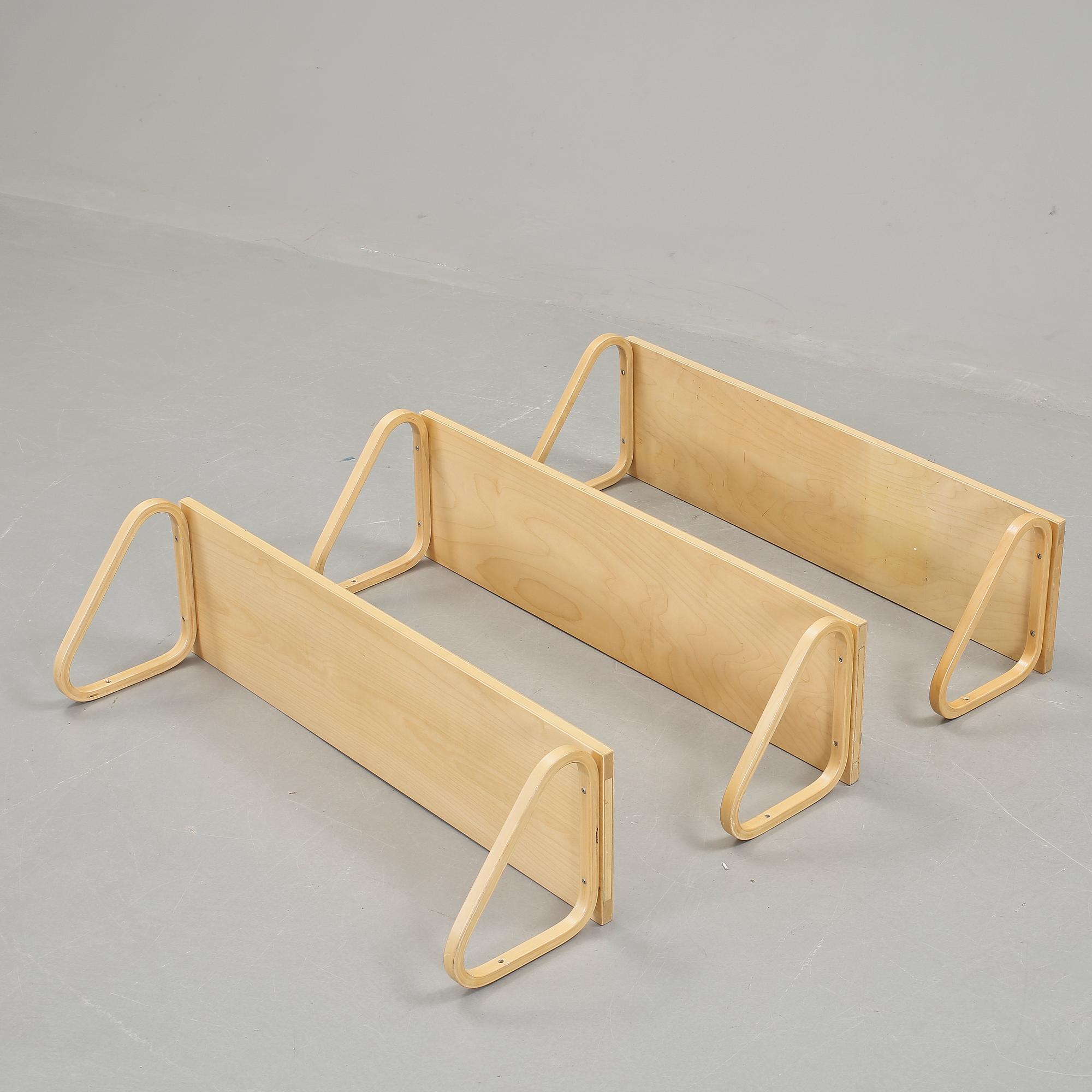 HYLLOR, 3 st, Alvar Aalto, Modell 2-112. 1900-talets andra hälft.