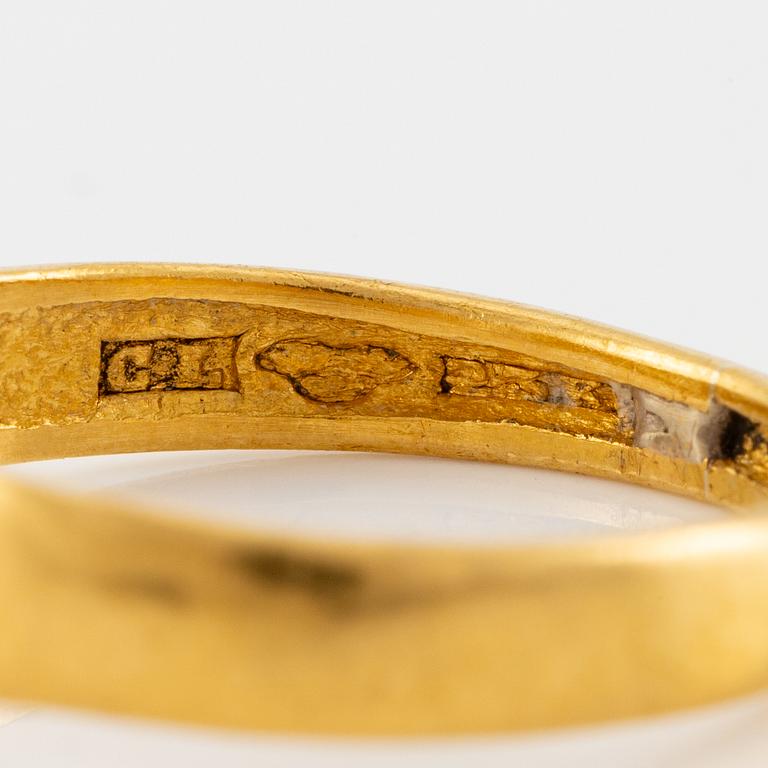 Ring, 23K gold with rose-cut diamond.