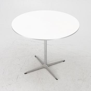 Arne Jacobsen, matbord, Fritz Hansen, Danmark, 2010.