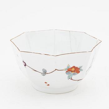 A 'Kakiemon' porcelain bowl, Meissen, 18th Century.