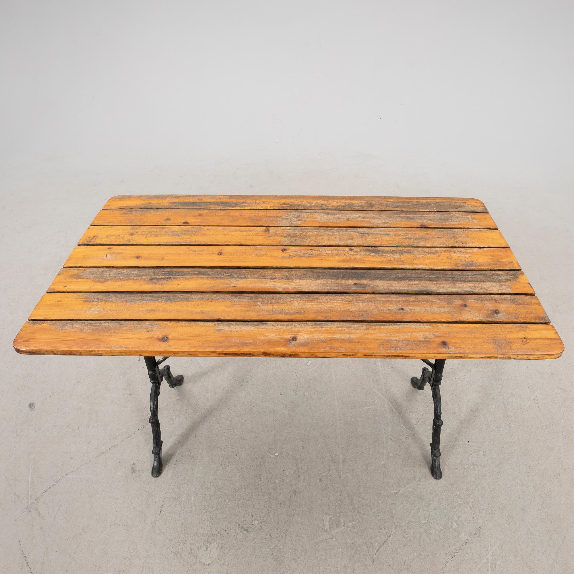 A two pcs Btarums bruks garden suit later part of the 20th century.