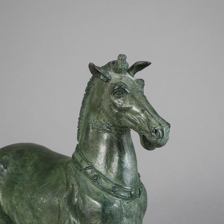 SKULPTUR, grönpatinerad brons, 1900-tal.