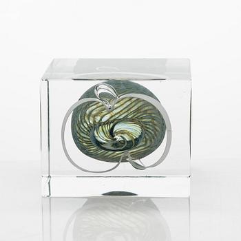 Oiva Toikka, årskub, signerad Oiva Toikka, Nuutajärvi 1988, numrerad 152/2000.