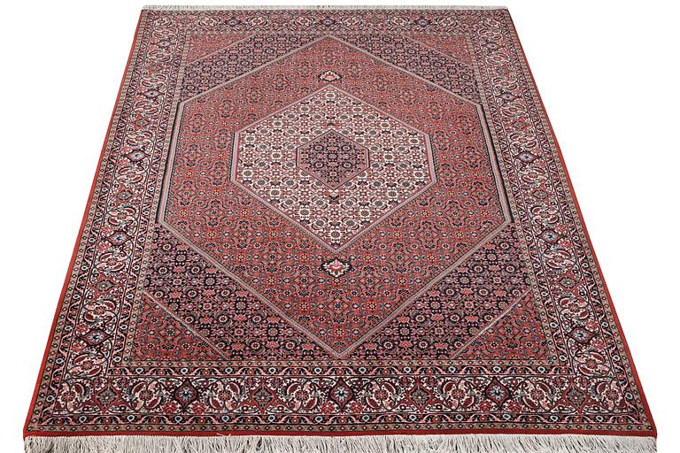 A Bidjar rug, ca. 245 x 168 cm.